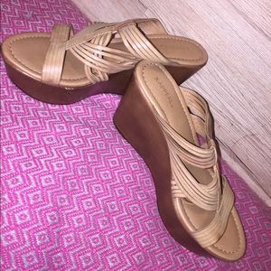 Tan slide on wedges